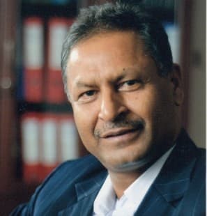 Retrato de Dinesh Adhikari