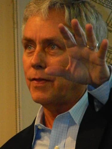 Retrato de Carl Hiaasen