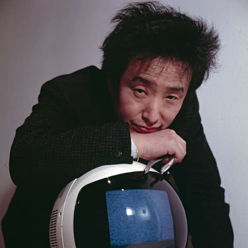 Retrato de Nam June Paik