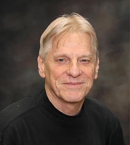 Retrato de Michael C. Davis