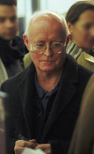 Retrato de Edward Bond