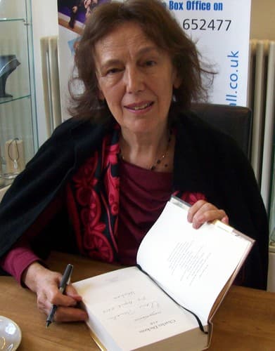 Retrato de Claire Tomalin