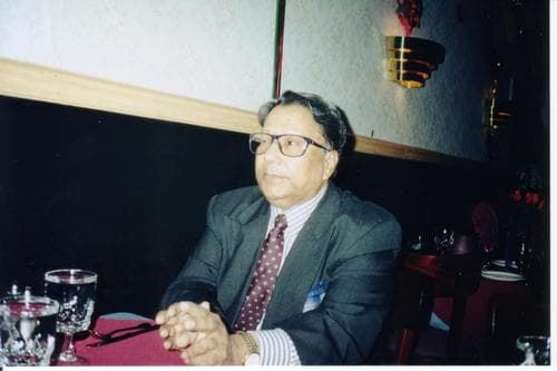 Retrato de Manzooruddin Ahmed