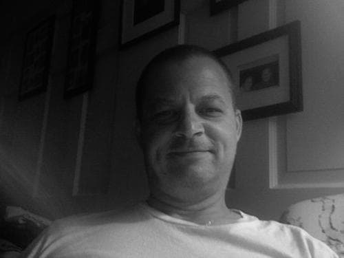 Retrato de Mark Andrews