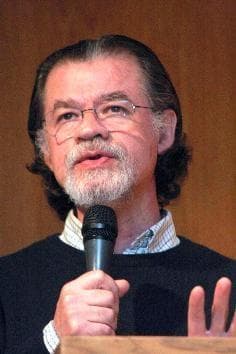 Retrato de León Olivé