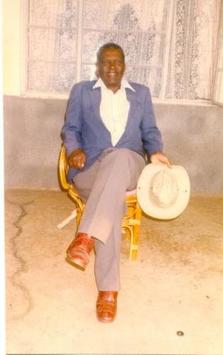 Retrato de Kesi Kabakyenga