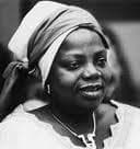 Retrato de Buchi Emecheta