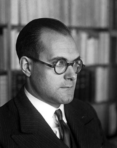 Retrato de Julián Marías
