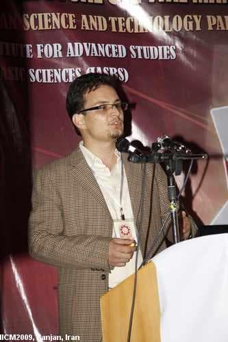 Retrato de Ehsan Khavandkar