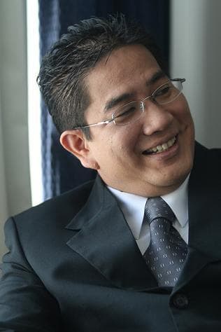 Retrato de David Robert C. Aquino