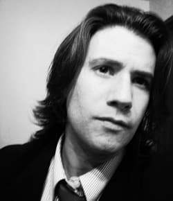 Retrato de Tom Fahy