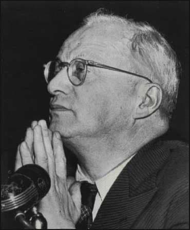 Retrato de Isaac Don Levine