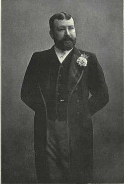 Retrato de George Robert Sims