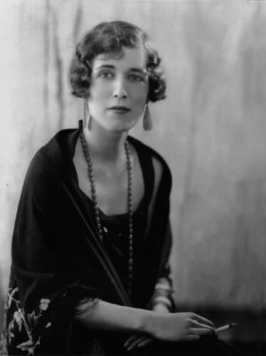 Retrato de Georgette Heyer