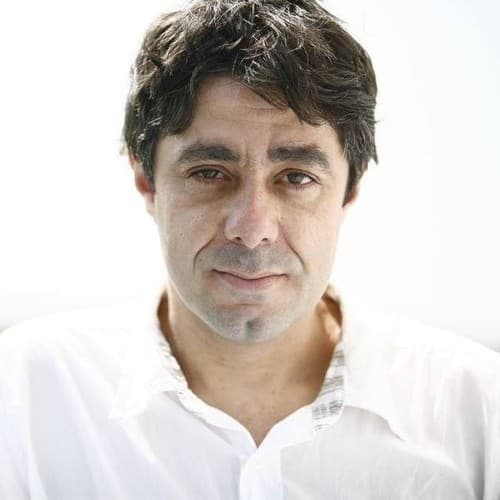 Retrato de Victor Roncea