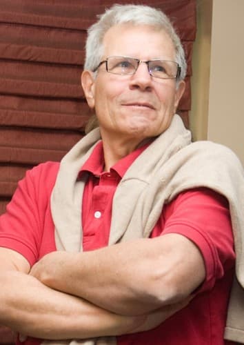 Retrato de Tom Holland (1943-)