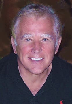 Retrato de Ron Larson