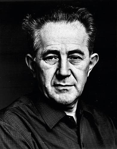 Retrato de Milovan Đilas