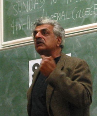 Retrato de Tariq Ali