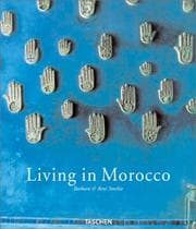 Tapa de Living in Morocco = Vivre au Maroc