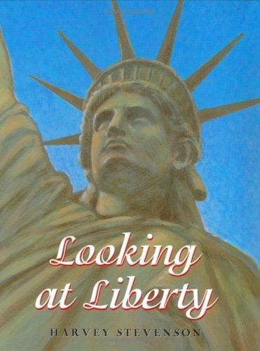 Tapa de Looking at liberty