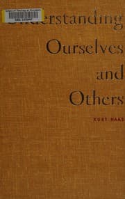 Tapa de Understanding ourselves and others