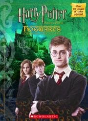 Tapa de Hogwarts Through The Years Poster Book (Harry Potter Movie V)