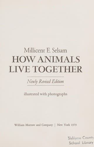 Tapa de How animals live together