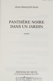 Tapa de Panthère noire dans un jardin