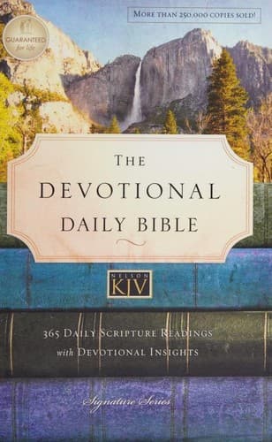 Tapa de The Devotional Daily Bible
