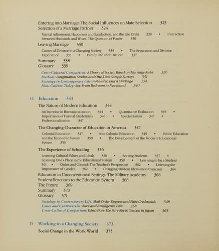 Tapa de Sociology, experiencing a changing society