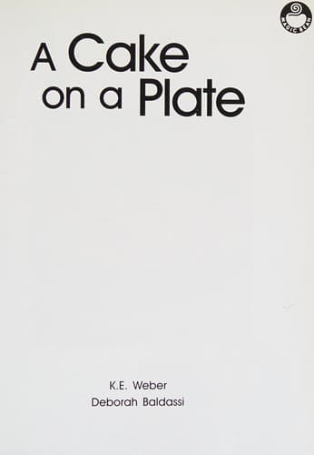 Tapa de Cake on a Plate