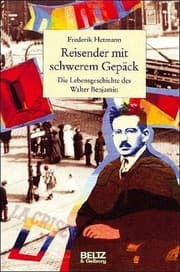 Tapa de Reisender mit schwerem Gepäck