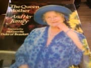 Tapa de The Queen Mother and her family