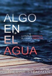 Tapa de Algo en el agua