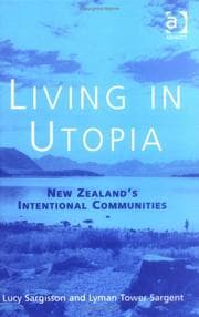 Tapa de LIVING IN UTOPIA: NEW ZEALAND'S INTENTIONAL COMMUNITIES