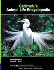 Tapa de Grzimek's Animal life encyclopedia