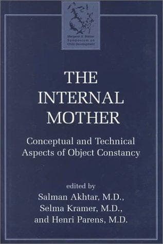 Tapa de The internal mother