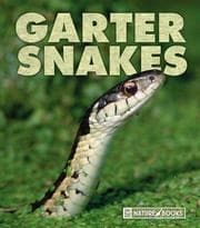 Tapa de Garter Snakes (New Naturebooks)