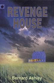 Tapa de Revenge House (Black Apples)