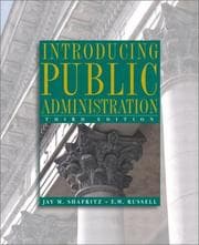 Tapa de Introducing public administration