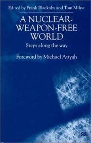 Tapa de A nuclear-weapon-free-world