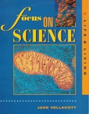 Tapa de Life and Living (Focus on Science S.)