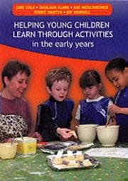 Tapa de Helping young children learn through activities in the early years