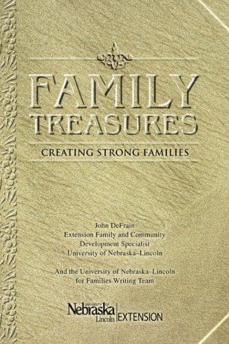 Tapa de Family Treasures