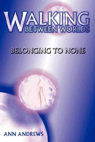 Tapa de Walking Between Worlds