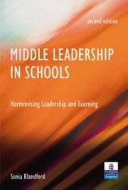 Tapa de Middle Leadership in Schools