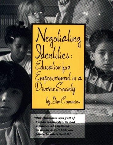 Tapa de Negotiating Identities