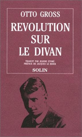 Tapa de Révolution sur le divan