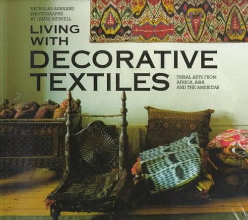 Tapa de Living With Decorative Textiles